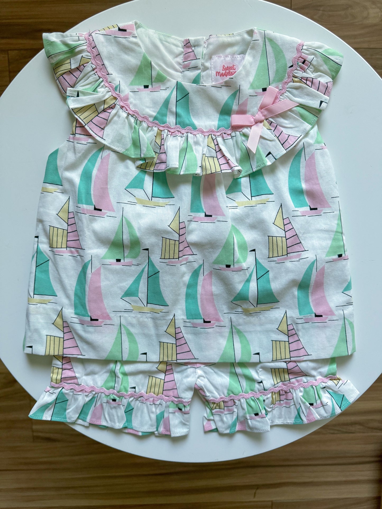 Pastel Sailboat Set